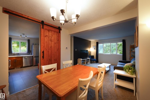 26 Mcleod Place, Edmonton, AB - Indoor Photo Showing Dining Room