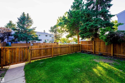 26 Mcleod Place, Edmonton, AB - Outdoor With Backyard