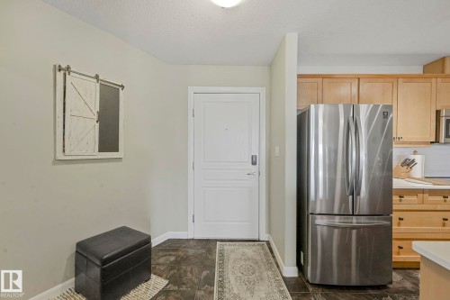 402 530 Hooke Road, Edmonton, AB - Indoor Photo Showing Kitchen