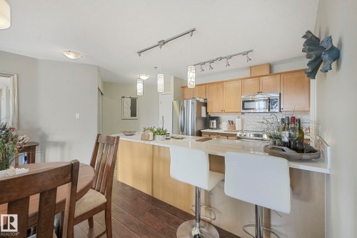 402 530 Hooke Road, Edmonton, AB - Indoor Photo Showing Kitchen With Stainless Steel Kitchen With Upgraded Kitchen