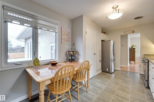 6704 94 Avenue, Edmonton, AB - Indoor Photo Showing Dining Room