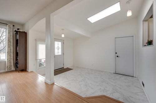 6704 94 Avenue, Edmonton, AB - Indoor Photo Showing Other Room