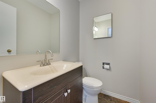 6704 94 Avenue, Edmonton, AB - Indoor Photo Showing Bathroom