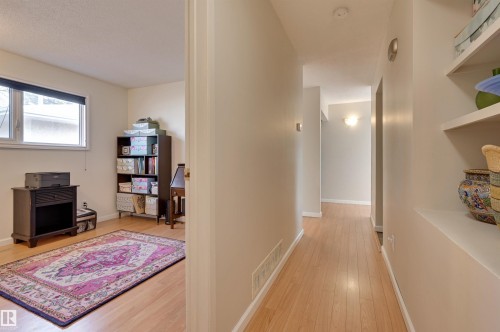 6704 94 Avenue, Edmonton, AB - Indoor Photo Showing Other Room