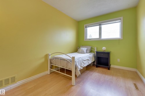 6704 94 Avenue, Edmonton, AB - Indoor Photo Showing Bedroom