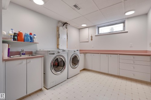 6704 94 Avenue, Edmonton, AB - Indoor Photo Showing Laundry Room