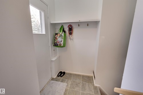 6704 94 Avenue, Edmonton, AB - Indoor Photo Showing Other Room