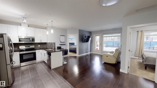 212 5151 Windermere Boulevard, Edmonton, AB - Indoor Photo Showing Kitchen