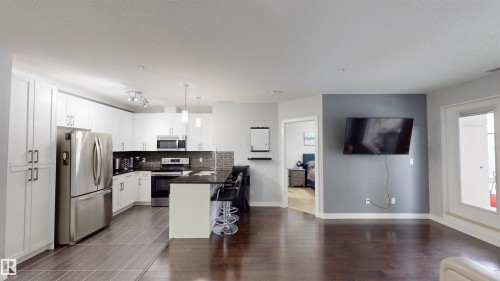 212 5151 Windermere Boulevard, Edmonton, AB - Indoor Photo Showing Kitchen