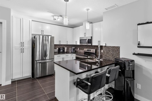 212 5151 Windermere Boulevard, Edmonton, AB - Indoor Photo Showing Kitchen