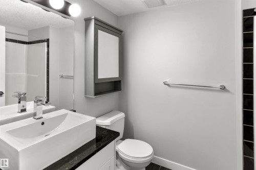 212 5151 Windermere Boulevard, Edmonton, AB - Indoor Photo Showing Bathroom