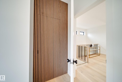 40A Valleyview Crescent, Edmonton, AB - Indoor Photo Showing Other Room