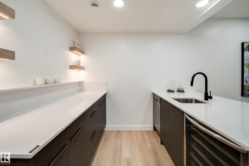 40A Valleyview Crescent, Edmonton, AB - Indoor