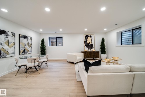 40A Valleyview Crescent, Edmonton, AB - Indoor