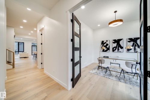 40A Valleyview Crescent, Edmonton, AB - Indoor Photo Showing Other Room