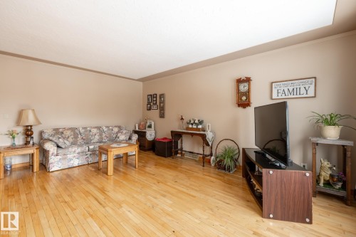 4317 53 Street, Wetaskiwin, AB - Indoor