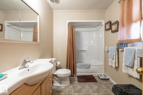 4317 53 Street, Wetaskiwin, AB - Indoor Photo Showing Bathroom