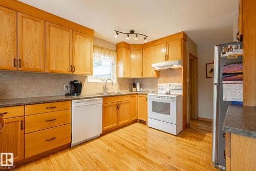 4317 53 Street, Wetaskiwin, AB - Indoor Photo Showing Kitchen