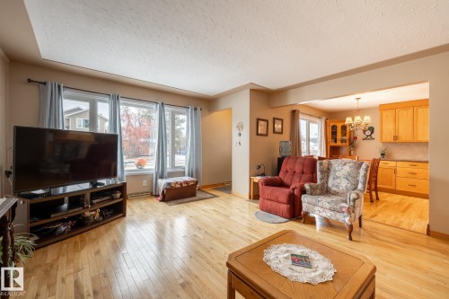 4317 53 Street, Wetaskiwin, AB - Indoor Photo Showing Living Room