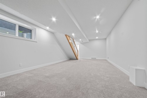 10537 136 Street, Edmonton, AB - Indoor Photo Showing Other Room