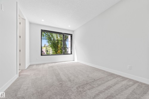 10537 136 Street, Edmonton, AB - Indoor Photo Showing Other Room