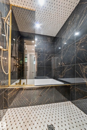 10537 136 Street, Edmonton, AB - Indoor