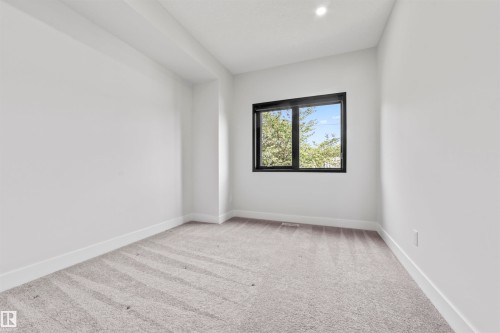 10537 136 Street, Edmonton, AB - Indoor Photo Showing Other Room