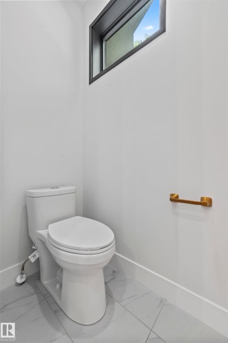 10537 136 Street, Edmonton, AB - Indoor Photo Showing Bathroom