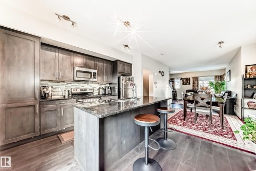 11 2560 Pegasus Boulevard, Edmonton, AB - Indoor Photo Showing Kitchen With Upgraded Kitchen