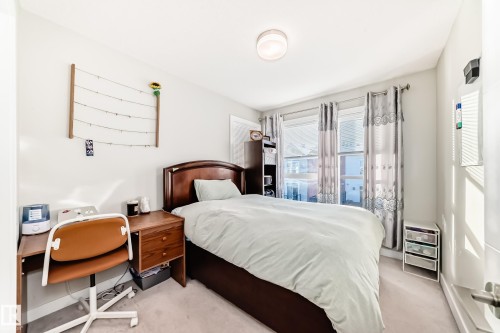 11 2560 Pegasus Boulevard, Edmonton, AB - Indoor Photo Showing Bedroom