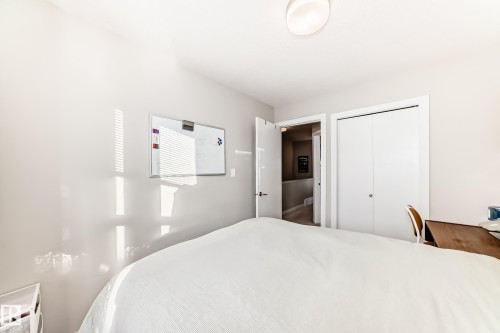11 2560 Pegasus Boulevard, Edmonton, AB - Indoor Photo Showing Bedroom