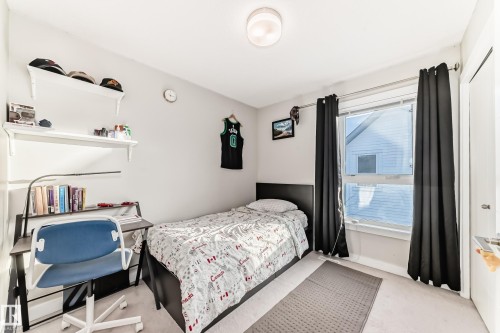 11 2560 Pegasus Boulevard, Edmonton, AB - Indoor Photo Showing Bedroom