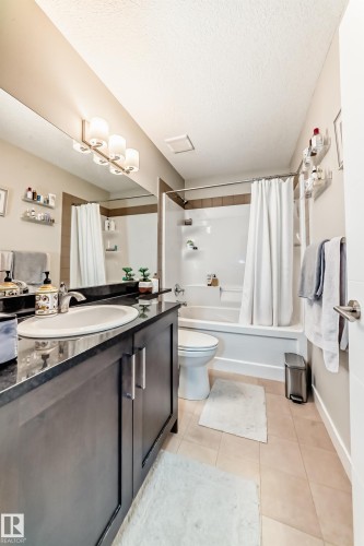 11 2560 Pegasus Boulevard, Edmonton, AB - Indoor Photo Showing Bathroom