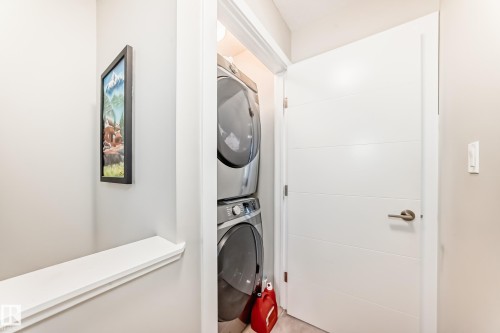 11 2560 Pegasus Boulevard, Edmonton, AB - Indoor Photo Showing Laundry Room