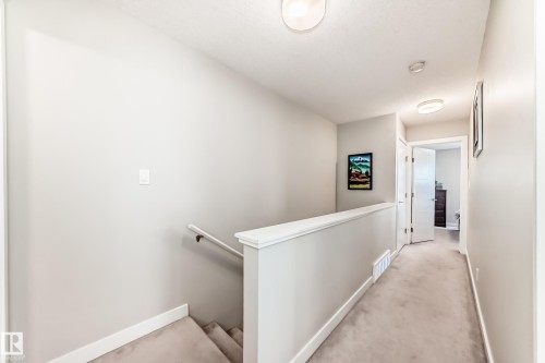11 2560 Pegasus Boulevard, Edmonton, AB - Indoor Photo Showing Other Room