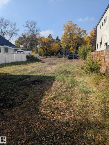 11207 128 Street, Edmonton, AB 