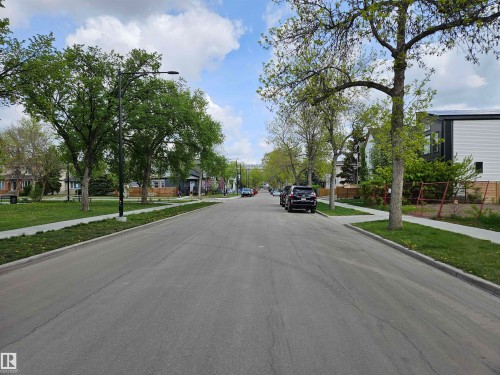 11207 128 Street, Edmonton, AB 