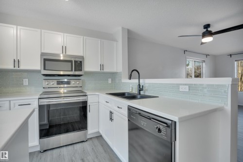 72 3075 Trelle Crescent, Edmonton, AB - Indoor Photo Showing Kitchen With Double Sink With Upgraded Kitchen