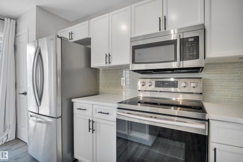 72 3075 Trelle Crescent, Edmonton, AB - Indoor Photo Showing Kitchen