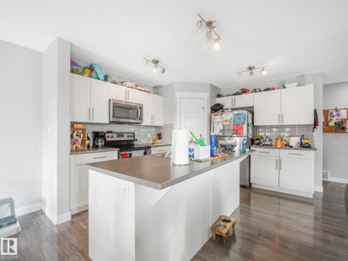 4503 126 Avenue, Edmonton, AB - Indoor Photo Showing Kitchen