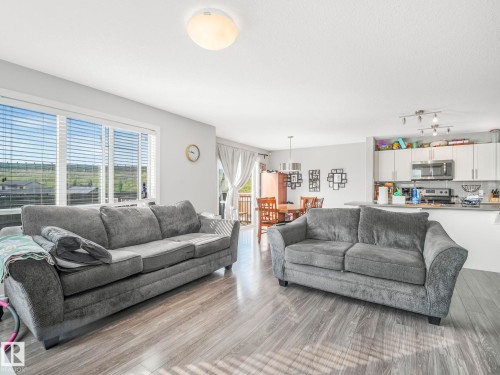 4503 126 Avenue, Edmonton, AB - Indoor Photo Showing Living Room