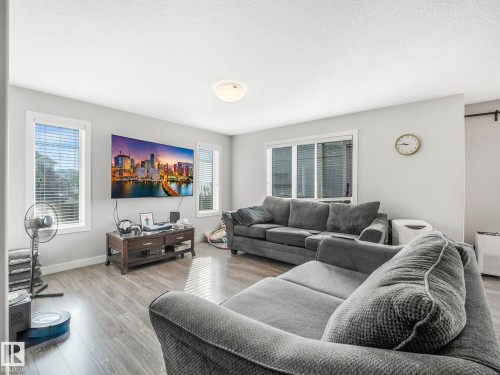 4503 126 Avenue, Edmonton, AB - Indoor Photo Showing Living Room