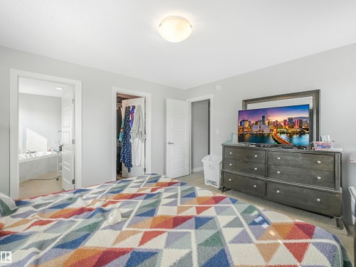 4503 126 Avenue, Edmonton, AB - Indoor Photo Showing Bedroom