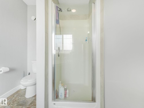 4503 126 Avenue, Edmonton, AB - Indoor Photo Showing Bathroom
