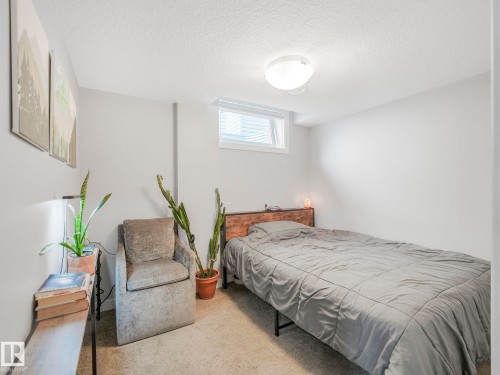 4503 126 Avenue, Edmonton, AB - Indoor Photo Showing Bedroom