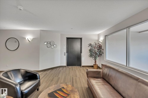 116 300 Palisades Way, Sherwood Park, AB - Indoor Photo Showing Other Room