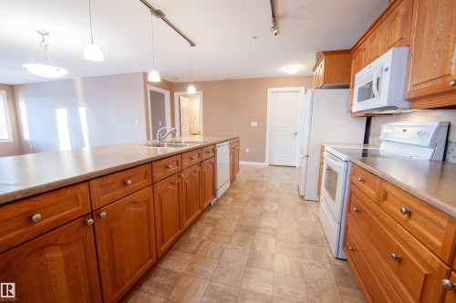 116 300 Palisades Way, Sherwood Park, AB - Indoor Photo Showing Kitchen
