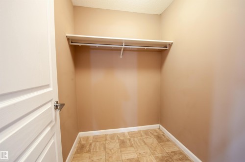 116 300 Palisades Way, Sherwood Park, AB - Indoor Photo Showing Living Room