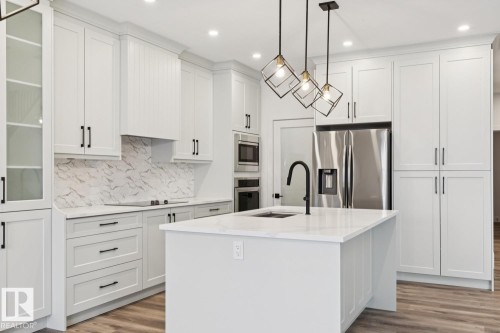 6275 19 Street, Rural Leduc County, AB - Indoor Photo Showing Kitchen With Upgraded Kitchen
