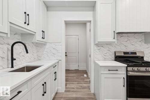 6275 19 Street, Rural Leduc County, AB - Indoor Photo Showing Kitchen With Upgraded Kitchen